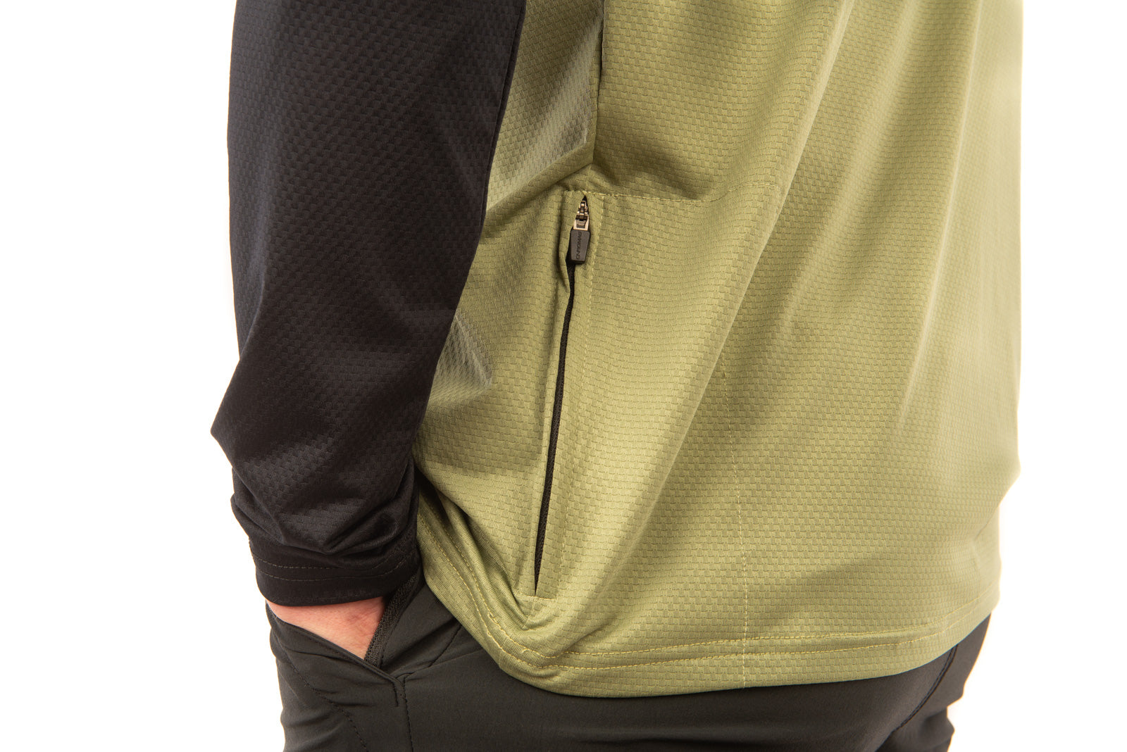 Model is 5' 11" wearing size Large.